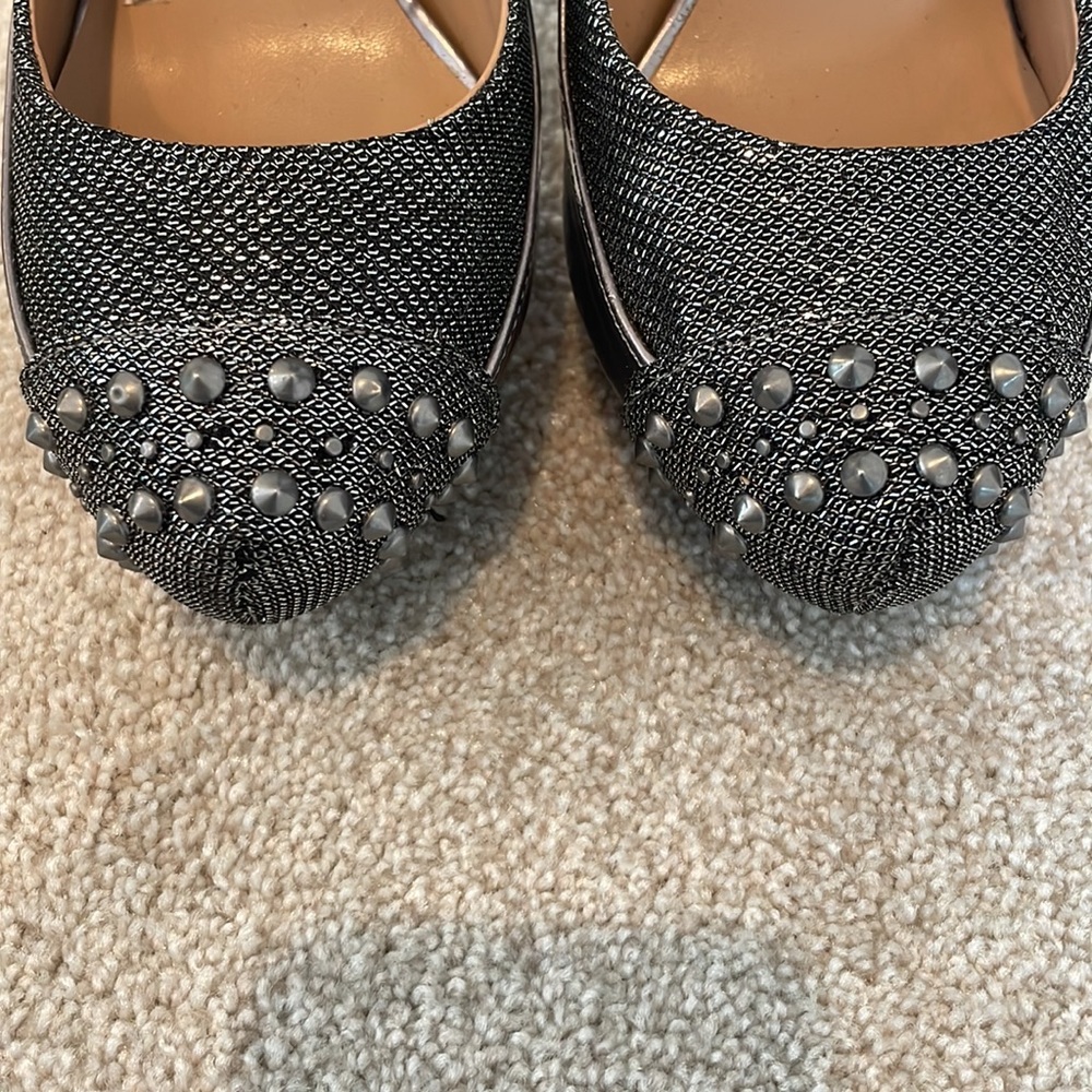 Silver stud platform heels - Picture 3 of 3